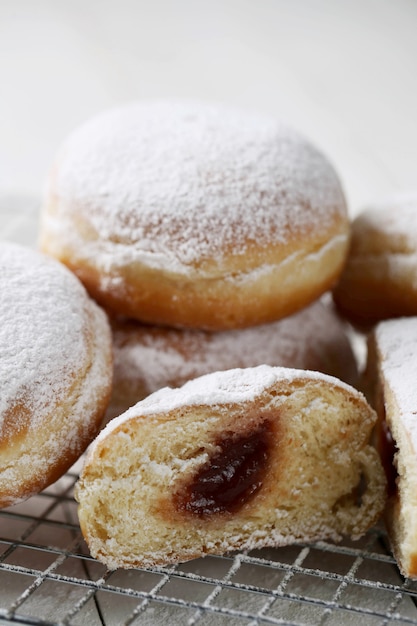 Foto gratuita deliciosas donas caseras de postre