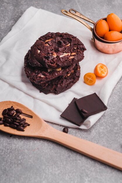 Deliciosas galletas con cobertura de chocolate