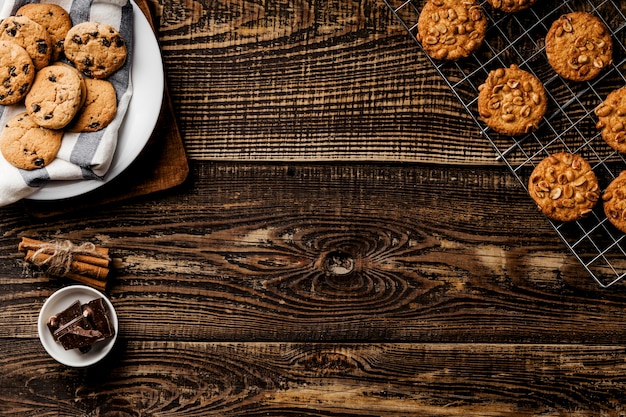 Deliciosas galletas en la mesa