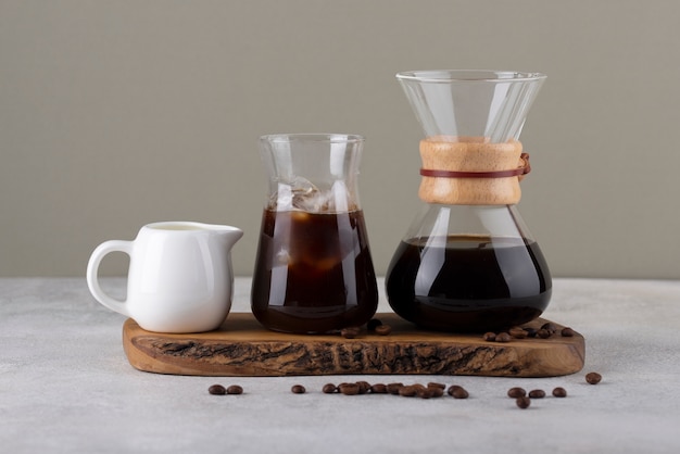 Delicioso arreglo de tazas de café