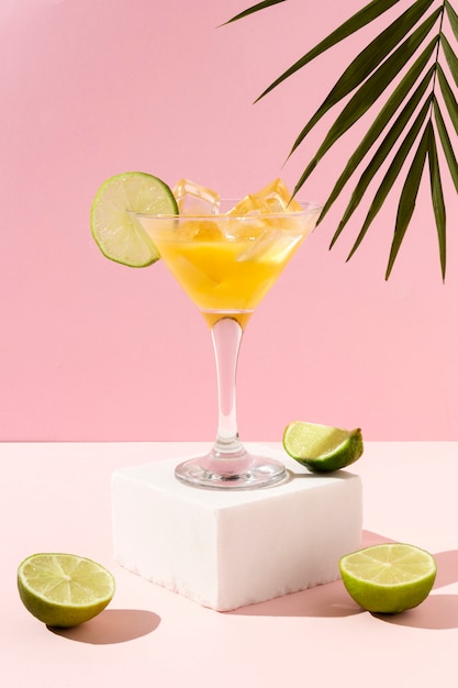 Delicioso cóctel daiquiri con lima