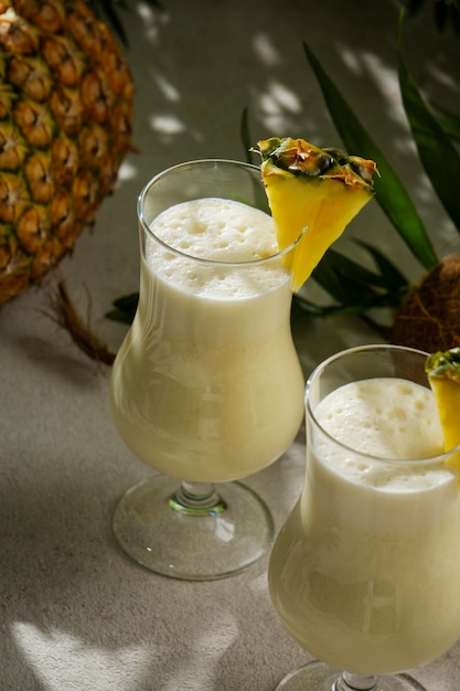 Foto gratuita delicioso cóctel de piña colada