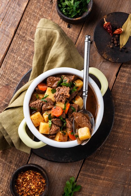 Delicioso goulash listo para cenar