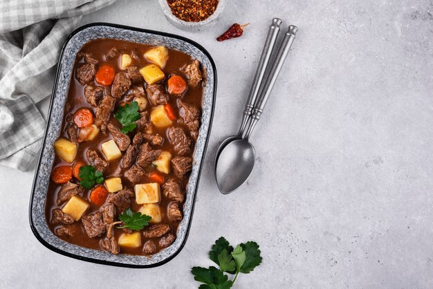 Delicioso goulash listo para cenar