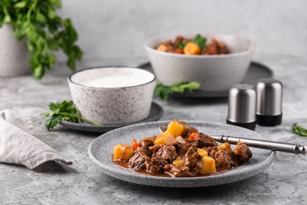 Delicioso goulash listo para cenar