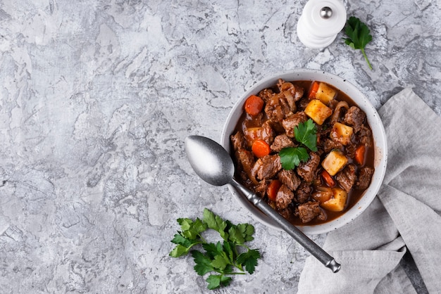 Delicioso goulash listo para cenar