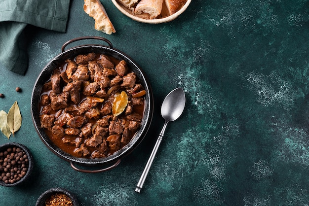 Delicioso goulash listo para cenar