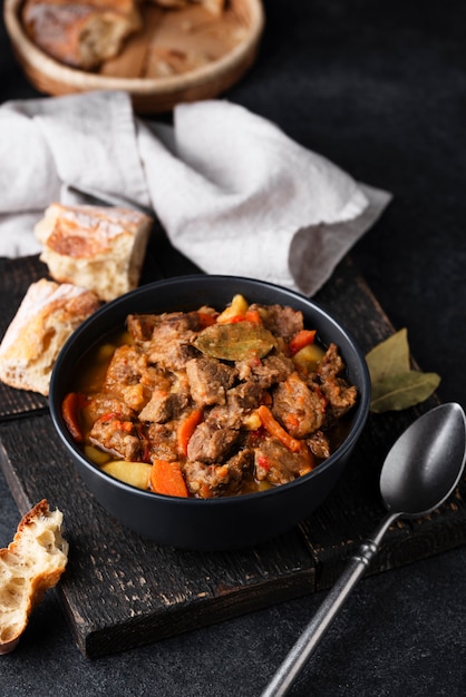 Delicioso goulash listo para cenar