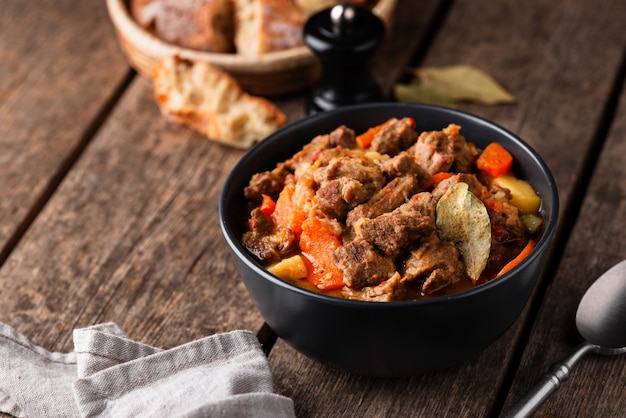 Delicioso goulash listo para cenar