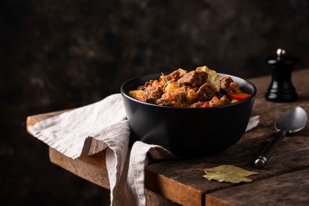 Delicioso goulash listo para cenar