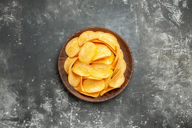 Delicioso, papas fritas caseras, en, un, plato marrón, en, tabla gris colección de imágen