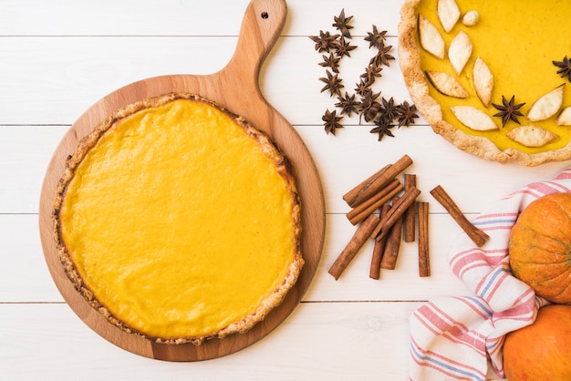 Delicioso pastel de acción de gracias plano