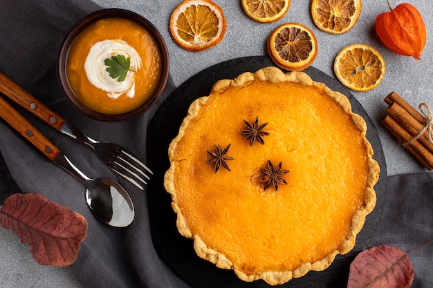 Delicioso pastel de calabaza y sopa