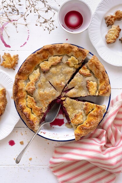 Delicioso pastel de cerezas al horno postre casero de acción de gracias