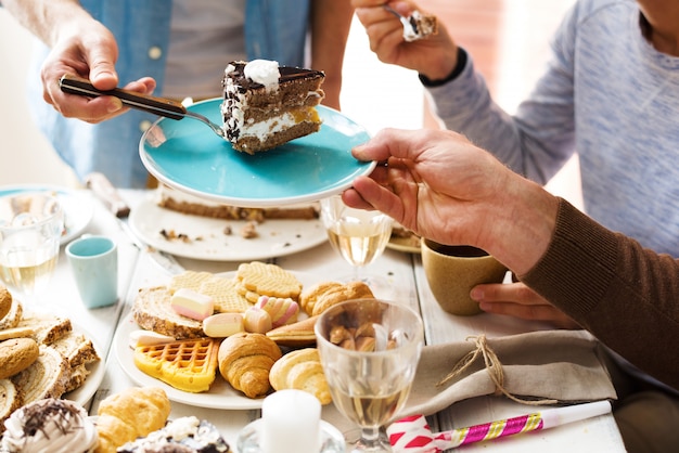 Delicioso pastel de cumpleaños