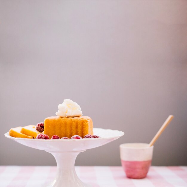 Delicioso postre con crema