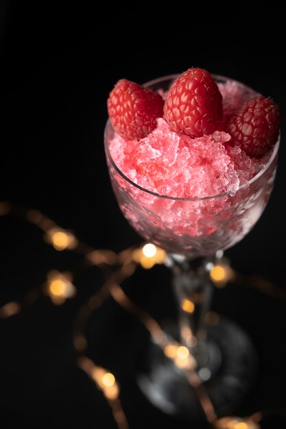 Delicioso postre granizado con sabor a frutas