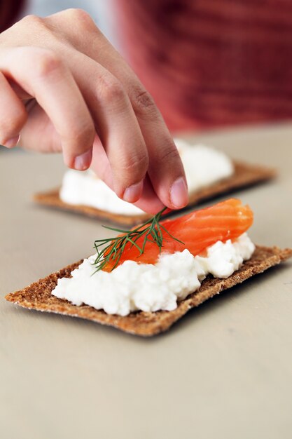 Delicioso snack sobre la mesa