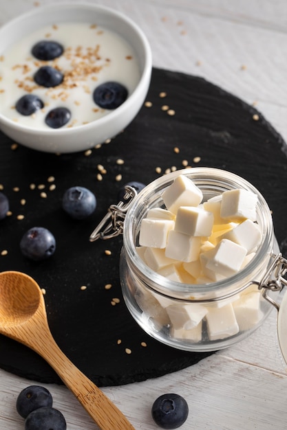 Delicioso yogur con frutos rojos