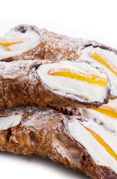 Foto gratuita deliciosos cannoli