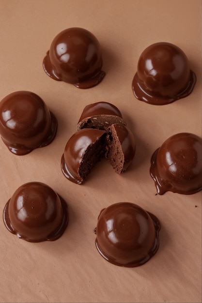 Deliciosos elementos de mousse de mocha