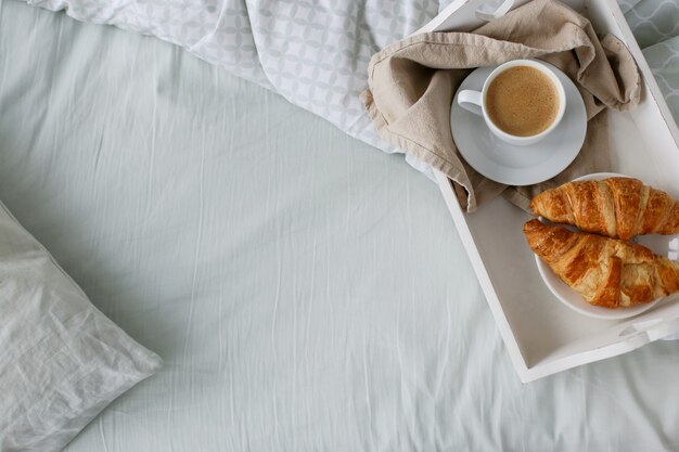 Desayuno en la cama por la mañana.