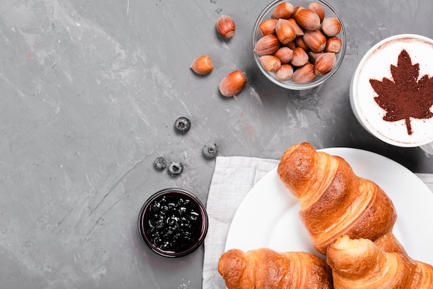 Foto gratuita desayuno de otoño con espacio de copia