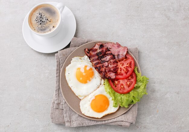 Desayuno saludable en la mesa