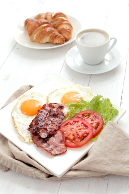 Desayuno saludable en la mesa