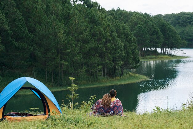 Descansando junto al lago