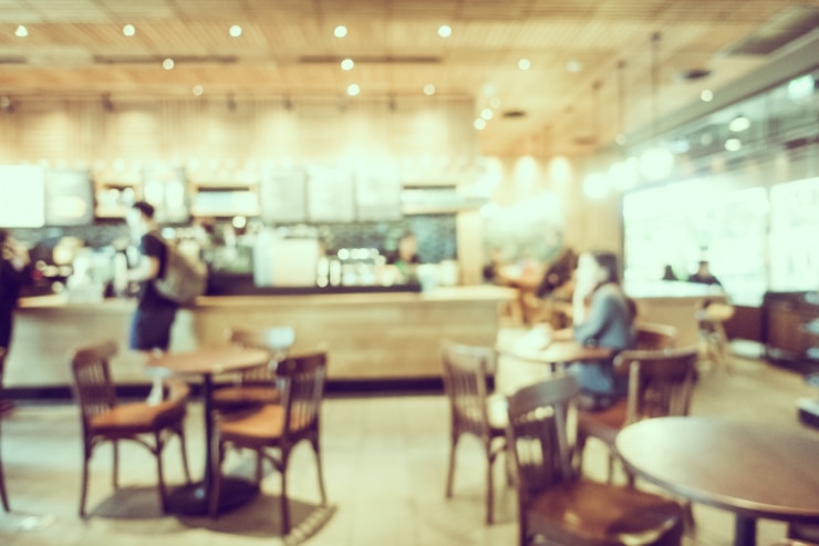 Foto gratuito desdibujado abstracto y desfocado interior de la cafetería