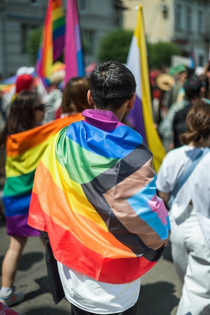 Foto gratuita desfile del orgullo gay en chisinau moldavia