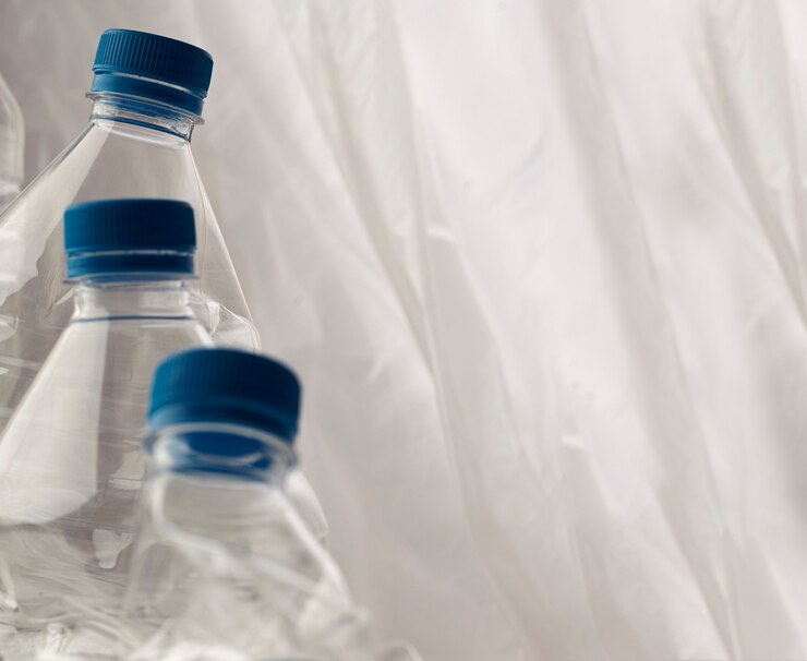 Foto gratuito detalle de botellas de plástico para reciclaje.