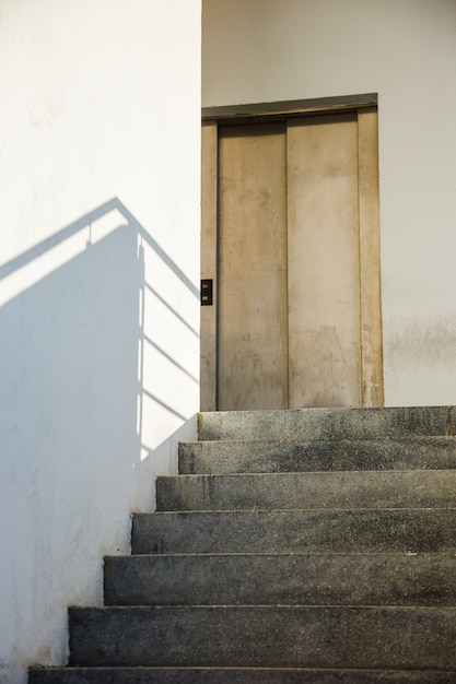 Detalle de escaleras urbanas