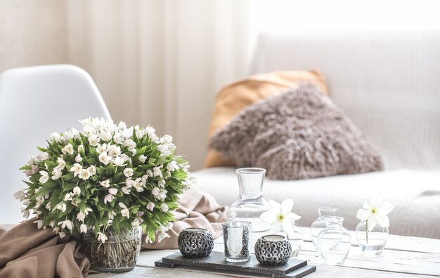 Detalles interiores de naturaleza muerta en la sala de estar y decoración