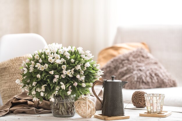 Detalles interiores de naturaleza muerta en la sala de estar y decoración