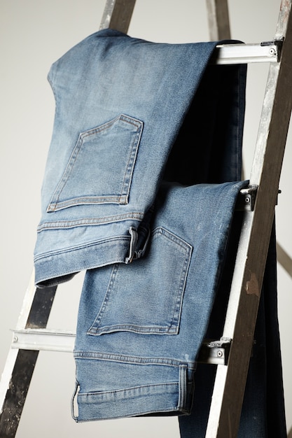 los detalles de la tela de blue jeans