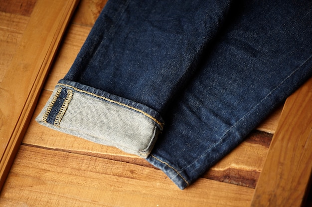 los detalles de la tela de blue jeans