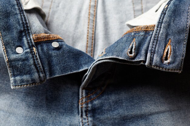 los detalles de la tela de blue jeans