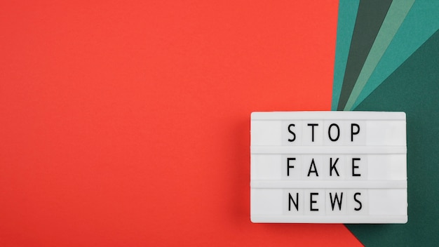 Detener el concepto de noticias falsas con espacio de copia