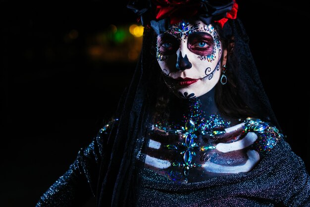 Dia de los muertos retrato de una mujer joven