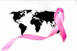 Foto gratuita día mundial del cáncer: cinta contra el cáncer de mama en el mapa mundial.