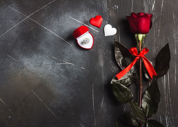 Día de San Valentín casarse conmigo anillo de compromiso de boda en caja con regalo de rosa roja