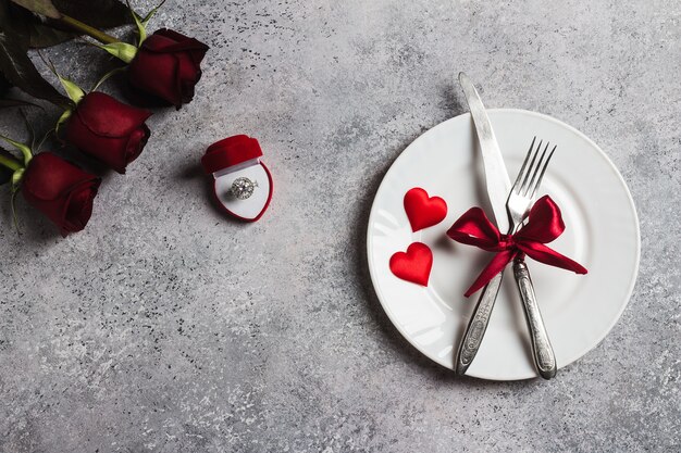 Día de San Valentín mesa de ajuste cena romántica casarse conmigo anillo de compromiso de boda