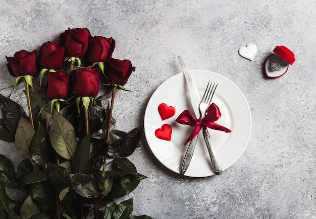 Día de San Valentín mesa de ajuste cena romántica casarse conmigo anillo de compromiso de boda