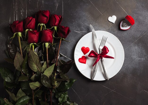 Día de San Valentín mesa de ajuste cena romántica casarse conmigo anillo de compromiso de boda