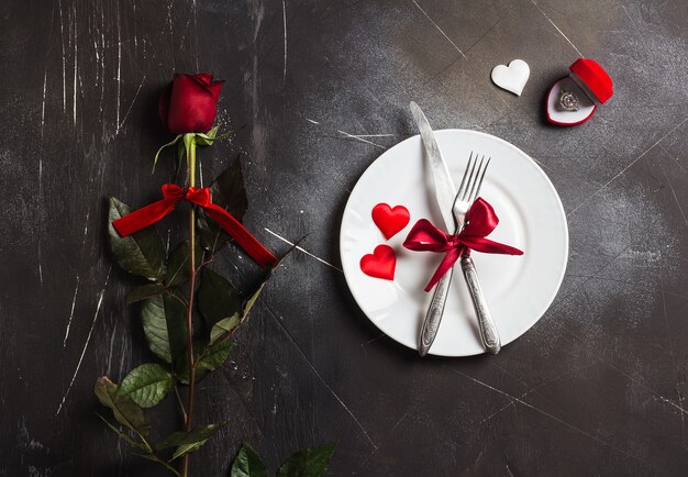 Día de San Valentín mesa de ajuste cena romántica casarse conmigo anillo de compromiso de boda