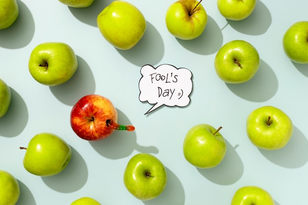 El día de los tontos de abril, naturaleza muerta con manzanas.