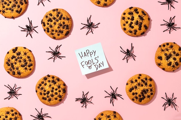 El día de los tontos de abril, vida muerta con galletas de chocolate.