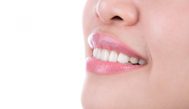 Dientes de mujer saludable